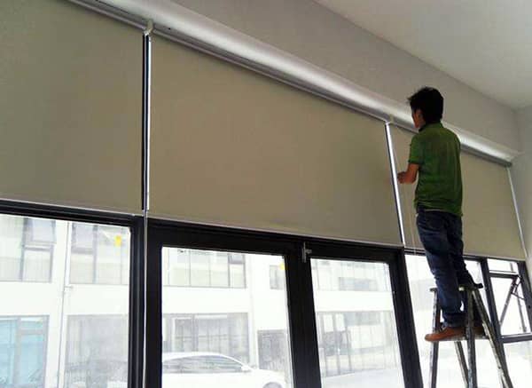 Por qué Optar por el Servicio de Lavado de Cortinas Roller